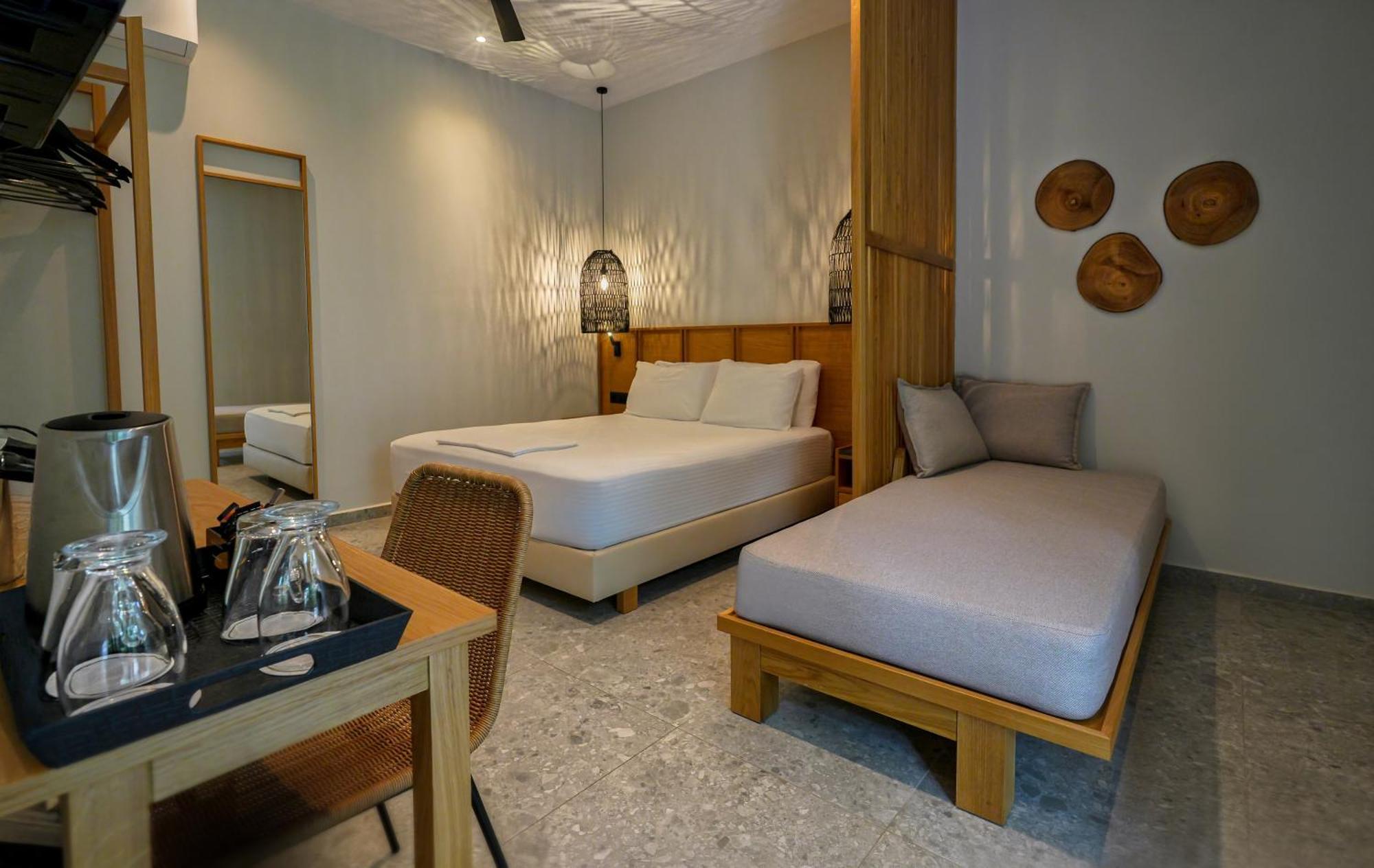 Relax Hotel Palaiochora Ngoại thất bức ảnh