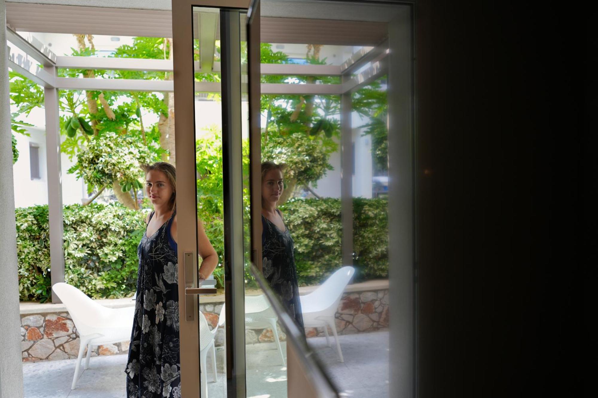 Relax Hotel Palaiochora Ngoại thất bức ảnh